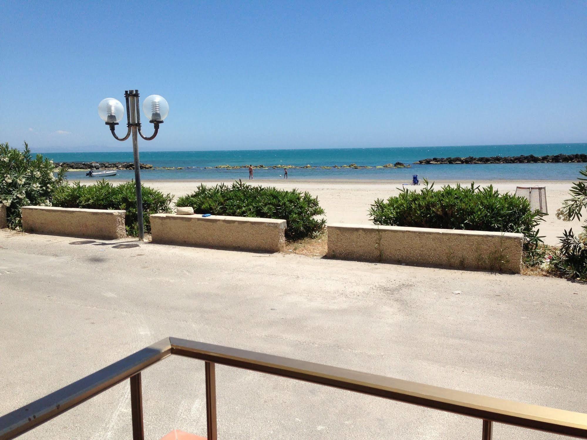 Case La Spiaggia Sciacca Luaran gambar
